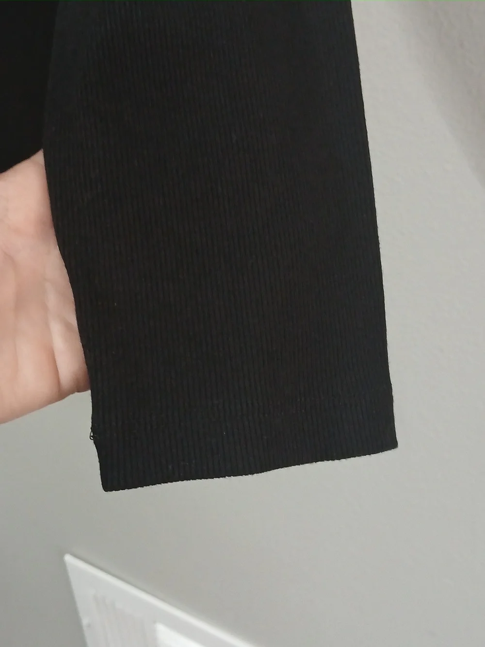 NWT RAFAELLA V Neck Ribbed Black Sweater Size Medium - Picture 7 of 7